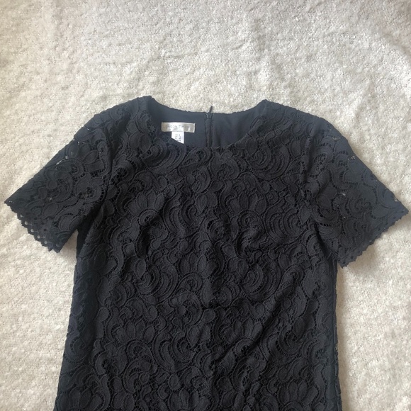 Regal Scroll Black Lace Shift Dress, Short Sleeves - Picture 4 of 11